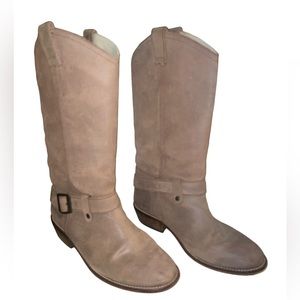 Leather suede boots, Steve Madden, 9M, women boots, strap exterior.